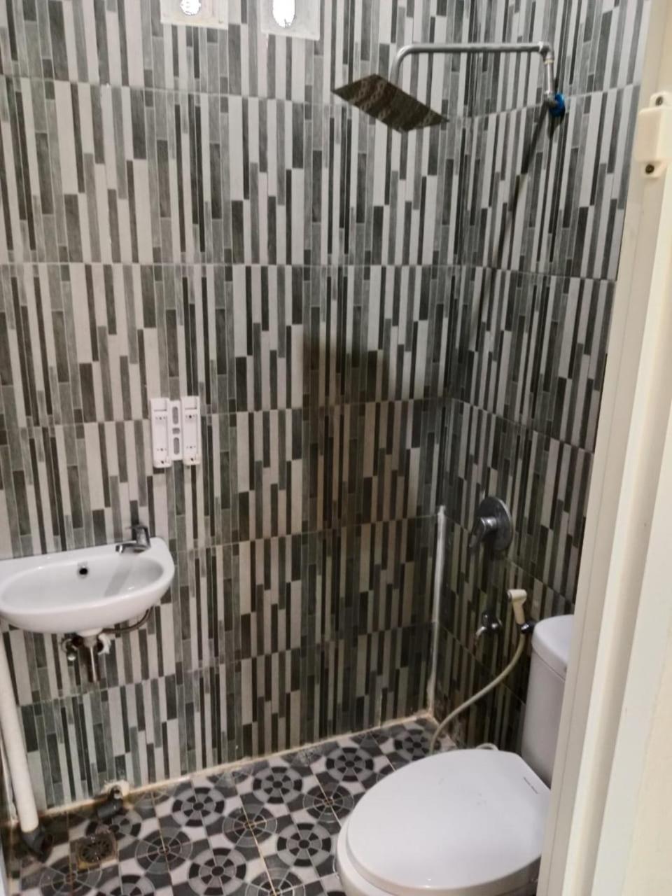 Macan Kumbang Residence Palembang Exterior foto